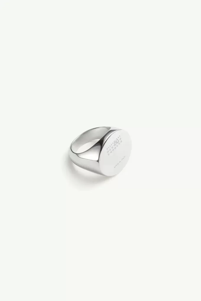 Anillo ovalado numérico de Maison Margiela Anillo ovalado numérico de Maison Margiela