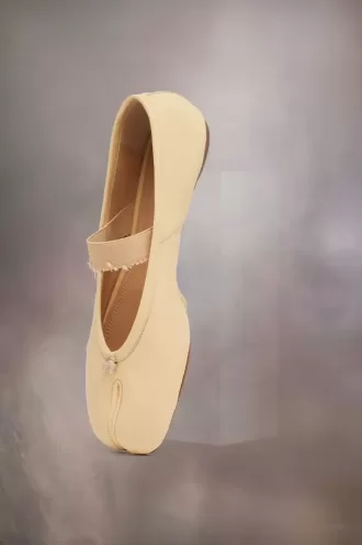 Bailarina con banda elástica Tabi