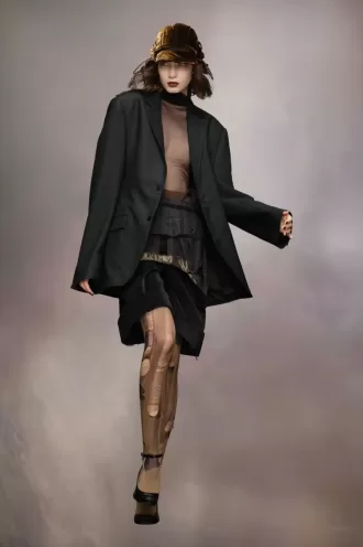 blazer de lana mohair de maison margiela 2 330x496 - Blazer de lana mohair de Maison Margiela