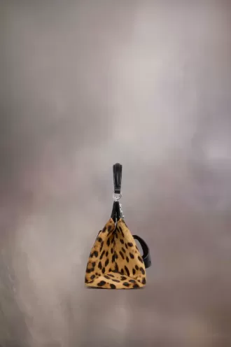 Bolso pequeño arrebatado