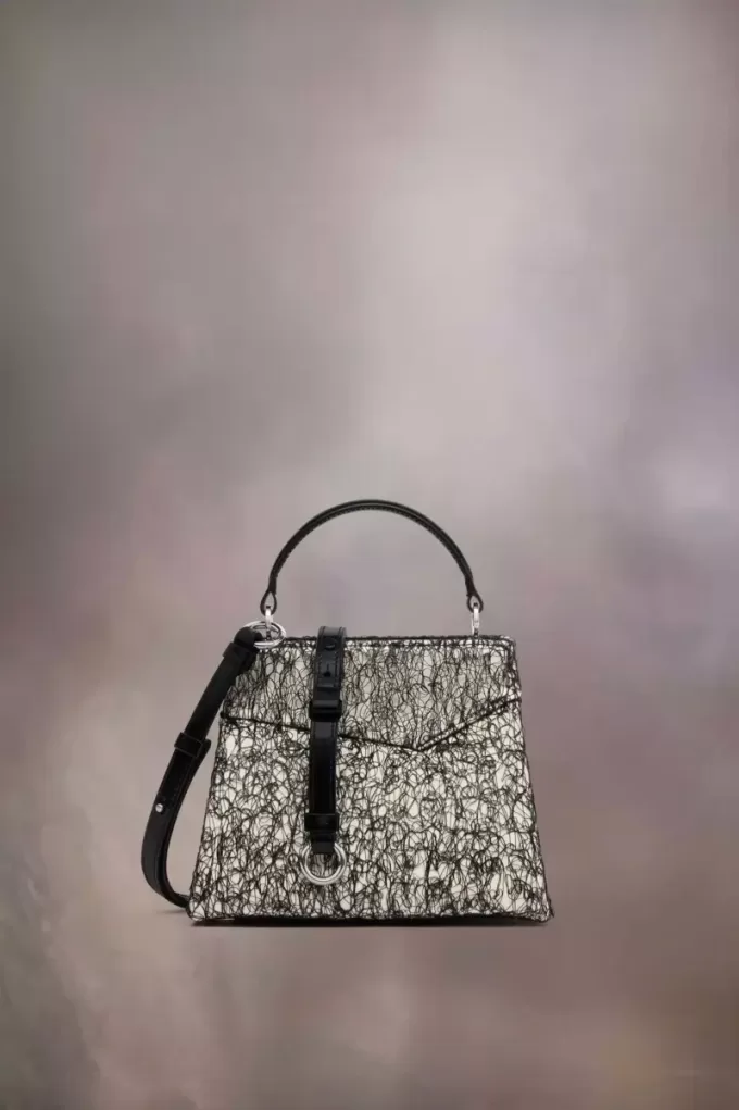 Bolso pequeño arrebatado Bolso pequeño arrebatado