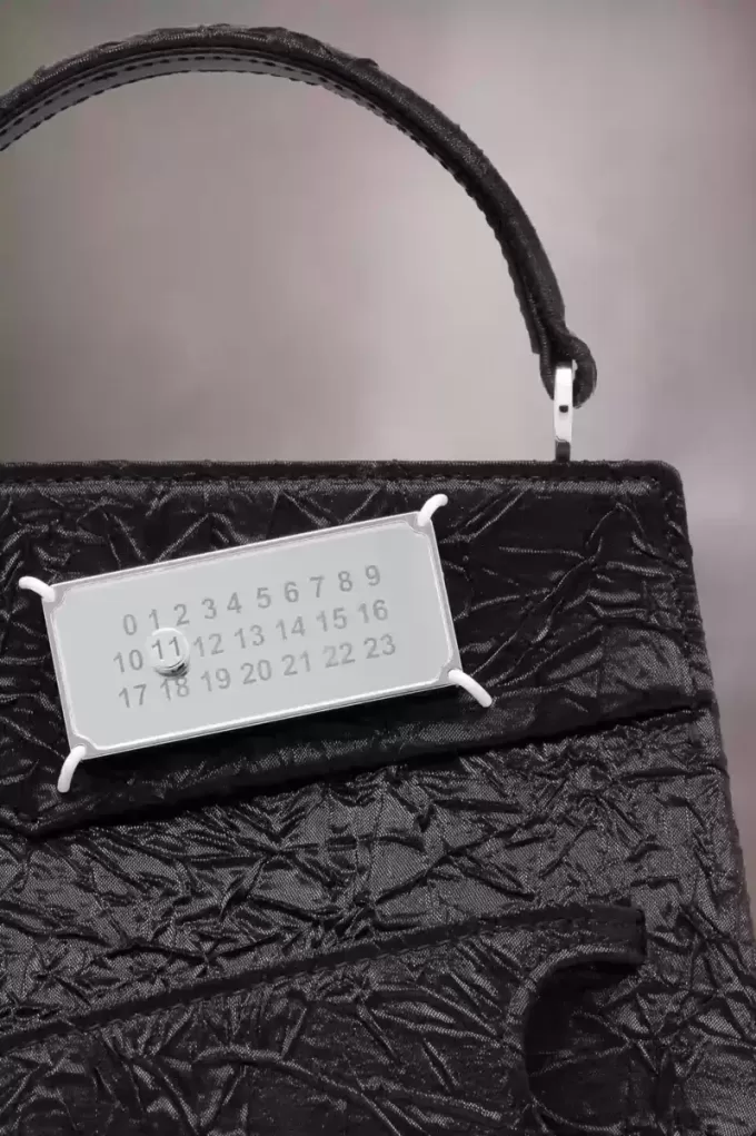 Bolso pequeño arrebatado Bolso pequeño arrebatado