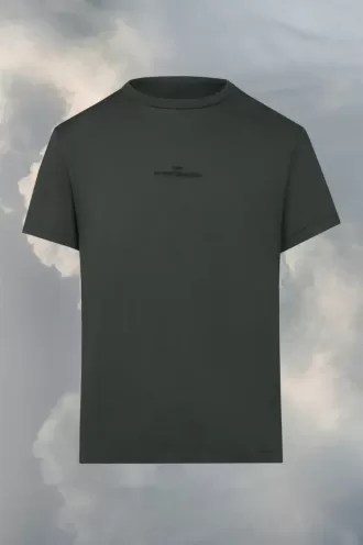 Camiseta con el logo distorsionado