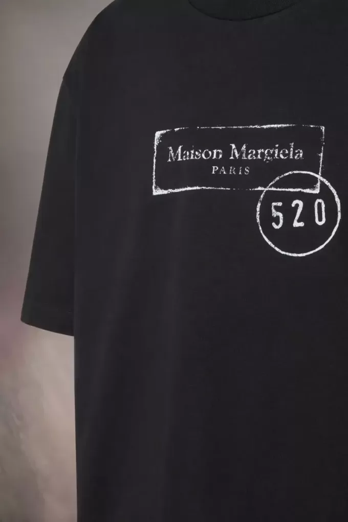 Camiseta con estampado de sello 520 Camiseta con estampado de sello 520