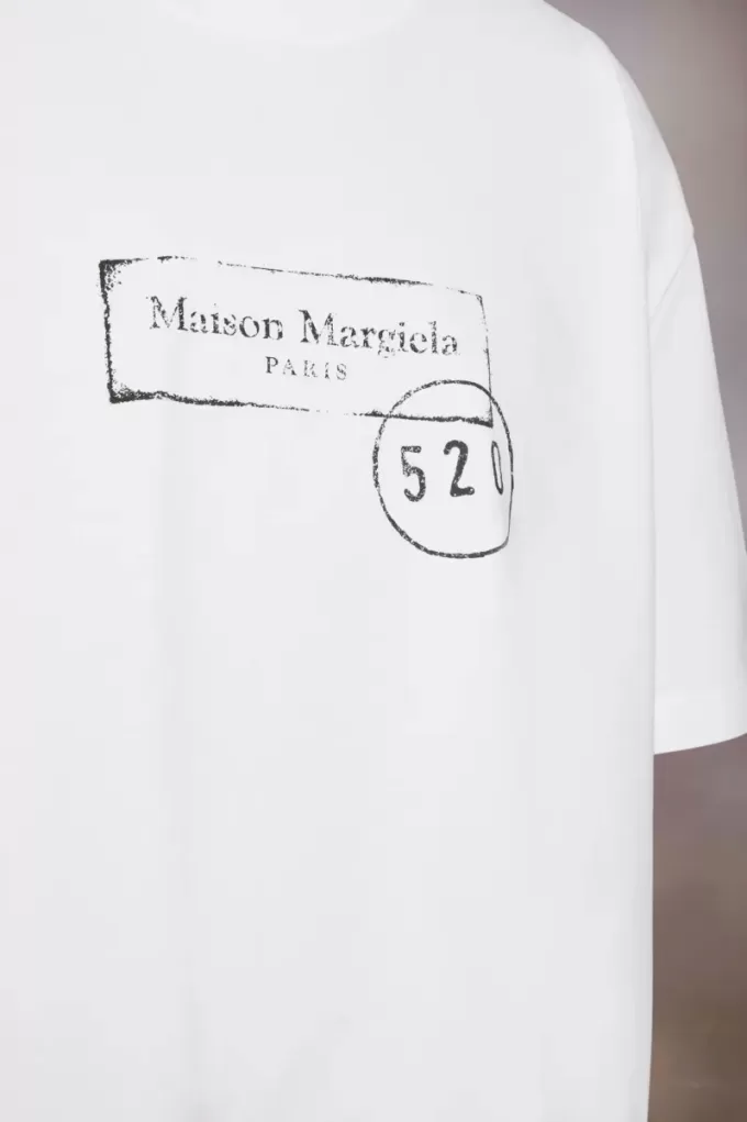 Camiseta con estampado de sello 520 Camiseta con estampado de sello 520