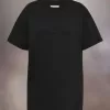 Camiseta con logotipo bordado Camiseta con logotipo bordado