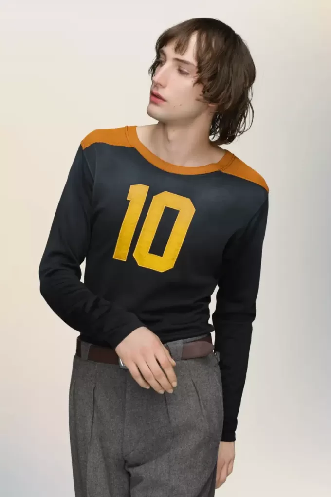 Camiseta universitaria de manga larga
