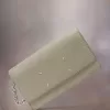 Cartera con cadena de cuatro puntadas Cartera con cadena de cuatro puntadas
