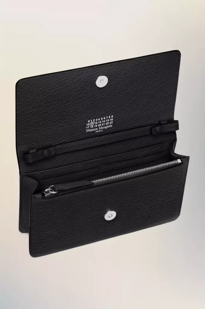 Cartera con cadena de cuatro puntadas Cartera con cadena de cuatro puntadas
