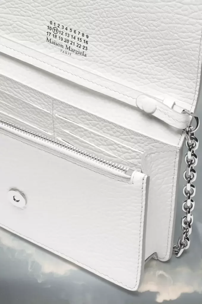 Cartera con cadena de cuatro puntadas Cartera con cadena de cuatro puntadas