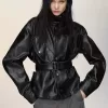 Chaqueta con cinturón de Maison Margiela Chaqueta con cinturón de Maison Margiela