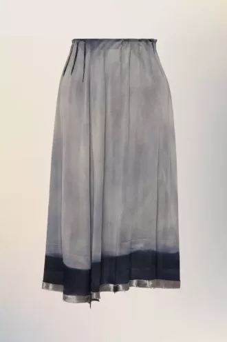 Falda midi descolorida por el sol