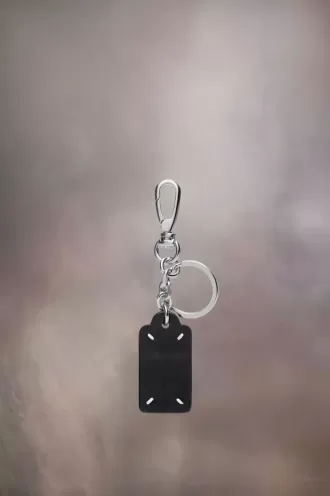 Llavero de cuatro puntadas