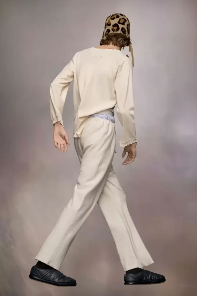 Logotipo escrito a mano en la parte superior Logotipo escrito a mano en la parte superior