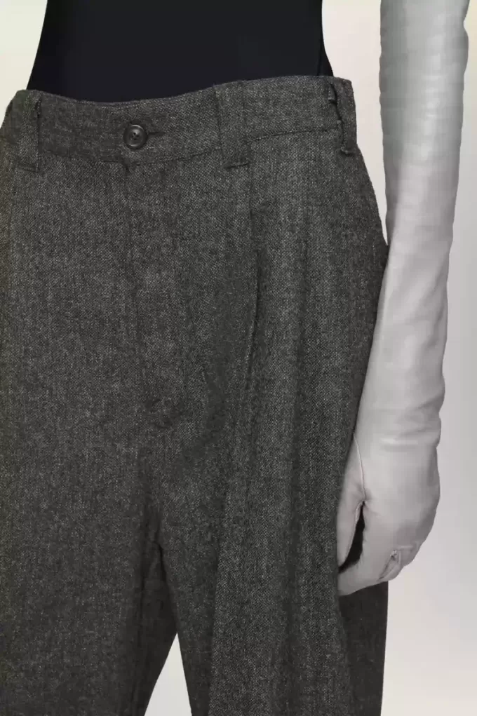 Pantalones anchos de lana Pantalones anchos de lana