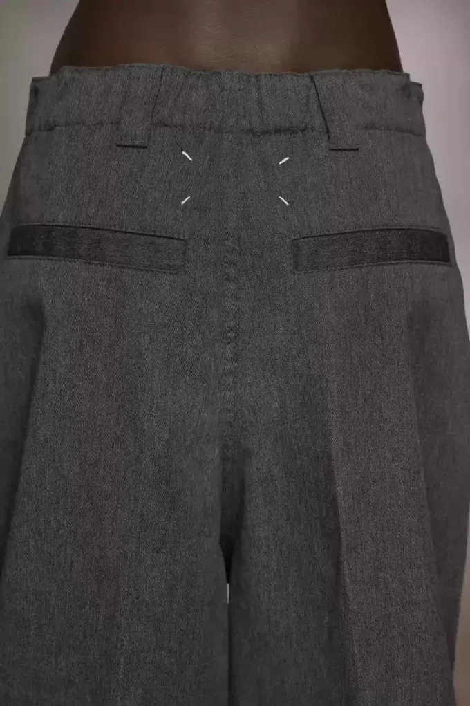 Pantalones plisados de Maison Margiela Pantalones plisados de Maison Margiela