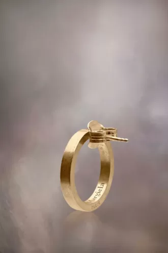 Pendiente con el logotipo de Maison Margiela