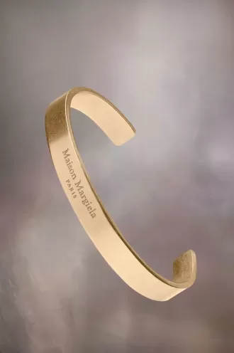 Puño con el logotipo de Maison Margiela