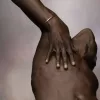 Puño con el logotipo de Maison Margiela Puño con el logotipo de Maison Margiela
