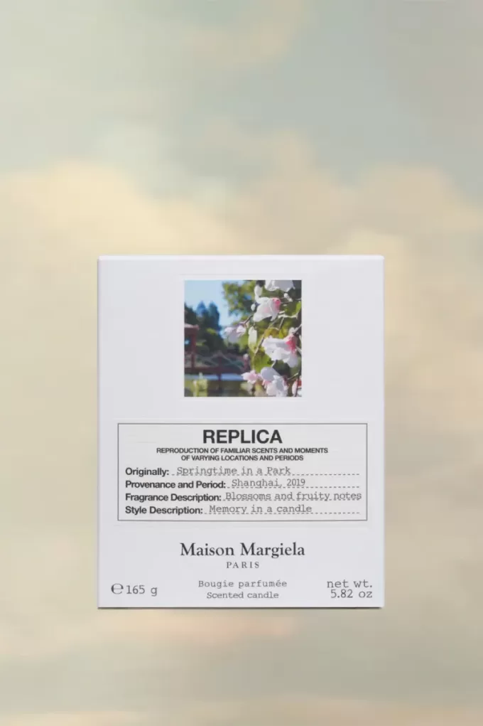 Réplica de la vela Primavera en un parque Réplica de la vela Primavera en un parque