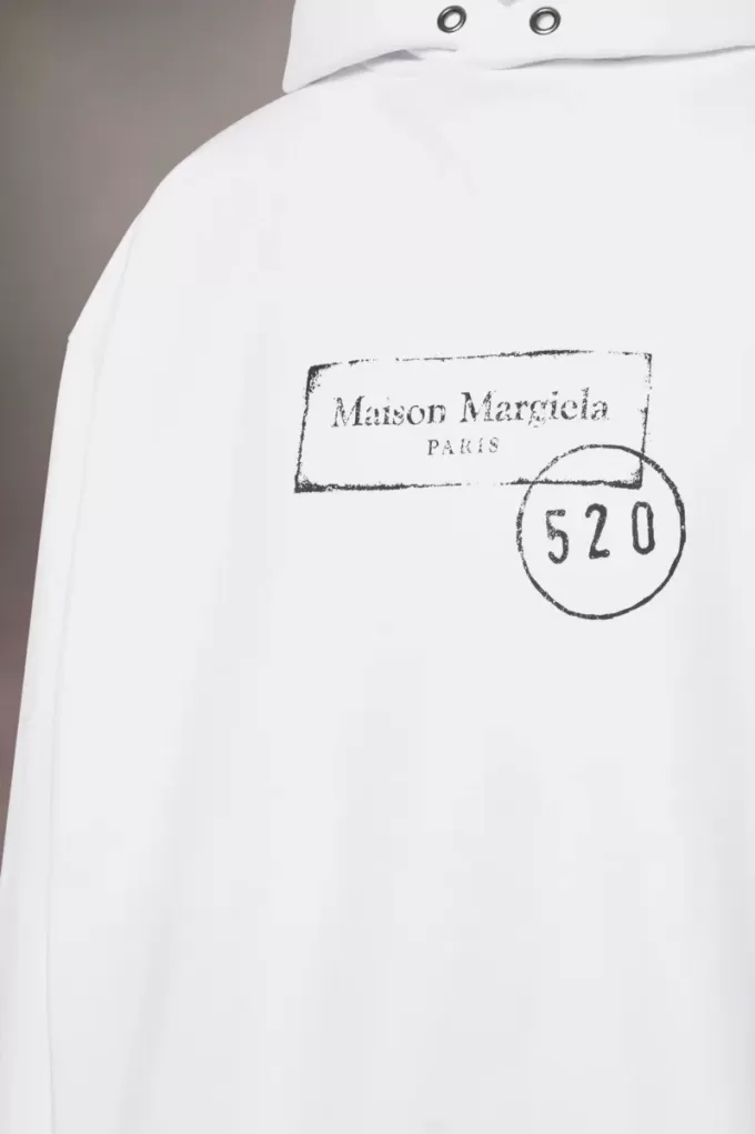 Sudadera con capucha y estampado de sellos 520 Sudadera con capucha y estampado de sellos 520