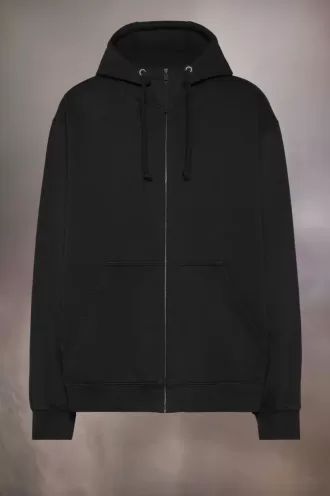 sudadera con capucha y logotipo bordado 1 1 330x496 - Sudadera con capucha y logotipo bordado