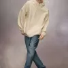 Sudadera con capucha y logotipo bordado Sudadera con capucha y logotipo bordado