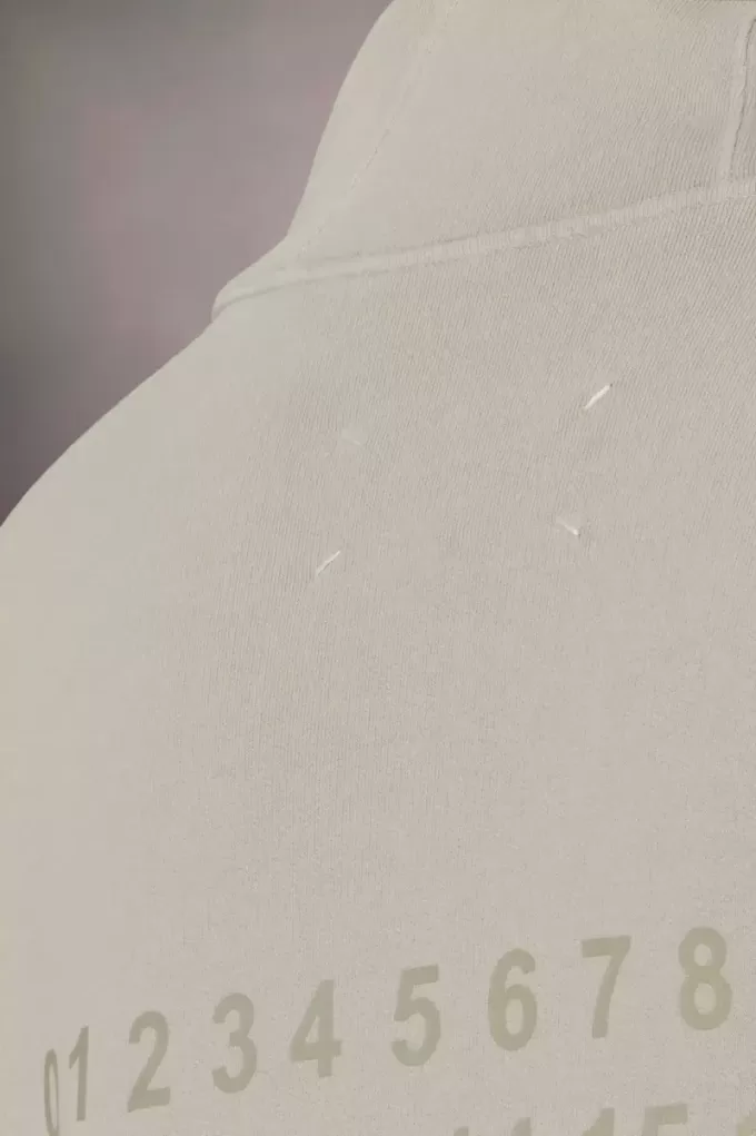 Sudadera con capucha y logotipo numérico de Maison Margiela Sudadera con capucha y logotipo numérico de Maison Margiela