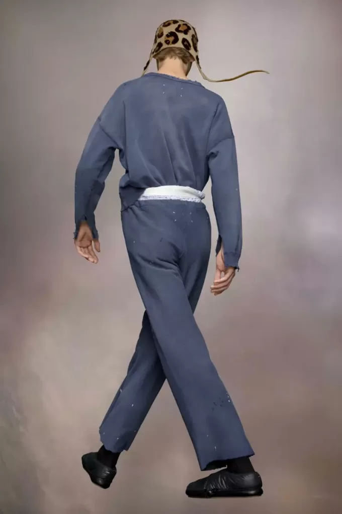 Sudadera con logotipo escrito a mano Sudadera con logotipo escrito a mano