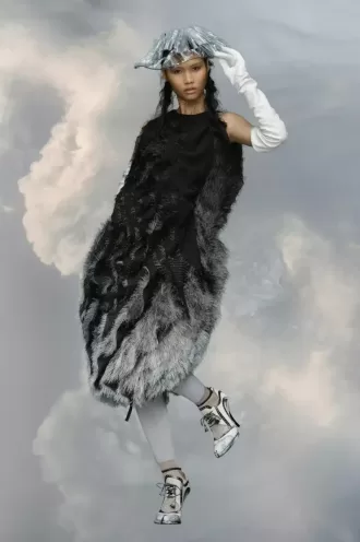 Vestido con flecos bordados