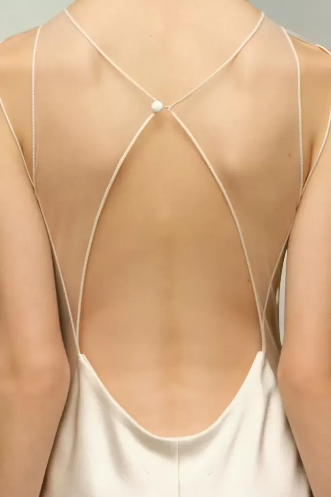 Vestido de satén martillado de Maison Margiela Vestido de satén martillado de Maison Margiela